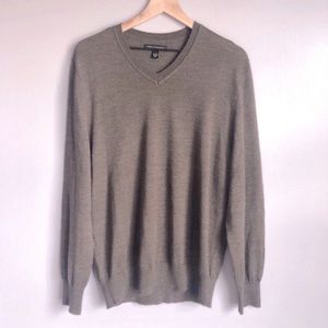 Men’s Wool Blend V-neck Light Brown Lightweight Knit Sweater Large